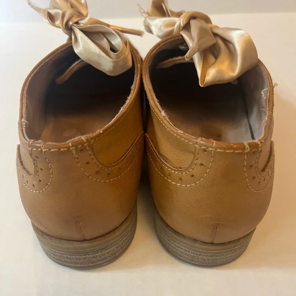 White Mountain Leather Wing Tip Oxford Shoes SZ 7.5